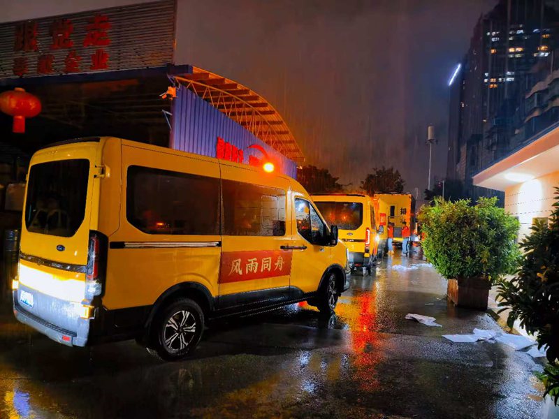 昆明水务集团下属管网公司紧急奔赴广西贵港防汛排涝一线